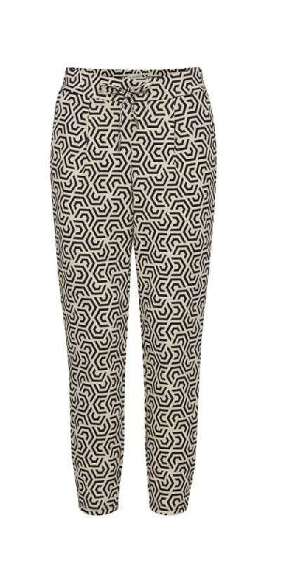 byoung-ponte-knit-joggers-geo-print