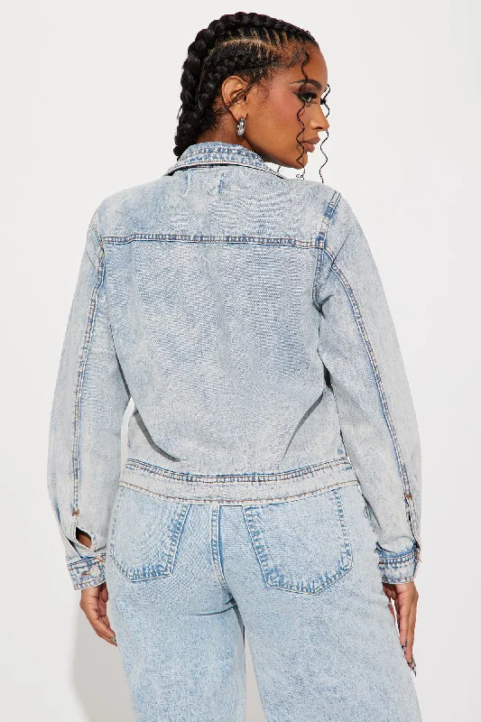 day-and-night-denim-cargo-jacket-vintage-wash