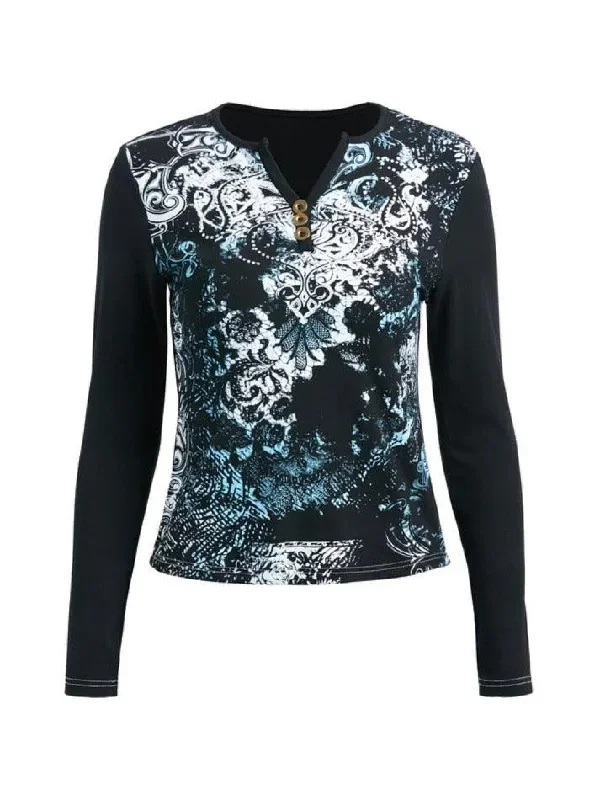 gothic-print-v-neck-long-sleeve-tee