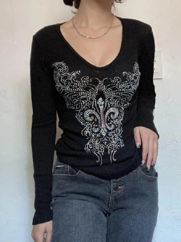 gothic-rhinestone-print-v-neck-long-sleeve-tee