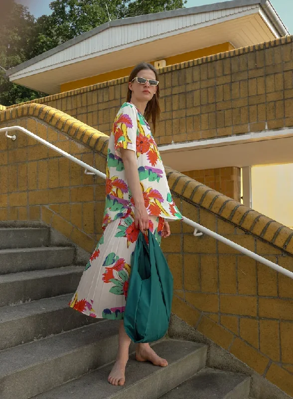 pleated-skirt-blanca-with-flower-print