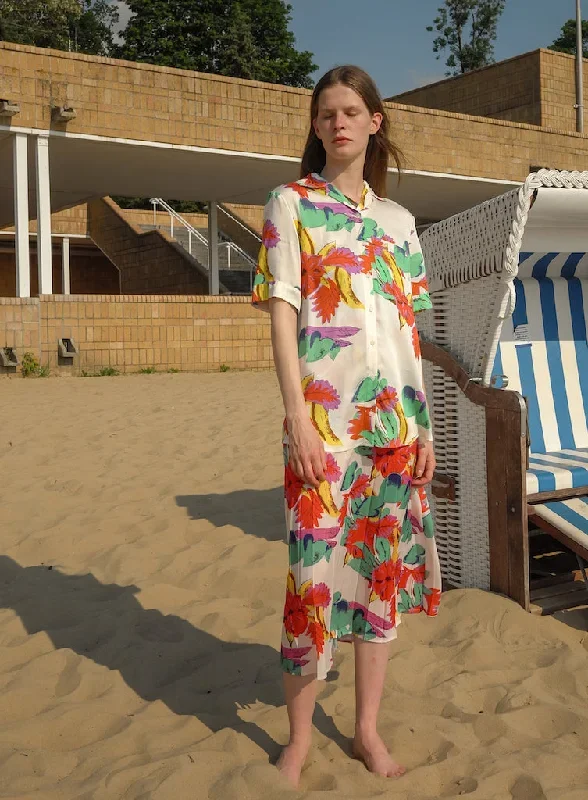 pleated-skirt-blanca-with-flower-print