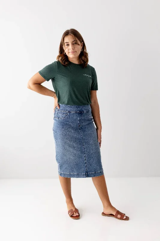 sara-classic-knee-length-skirt-in-medium-wash