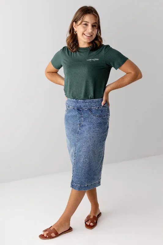 sara-classic-knee-length-skirt-in-medium-wash