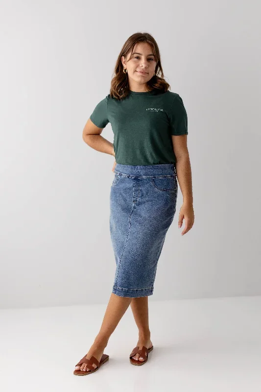 sara-classic-knee-length-skirt-in-medium-wash