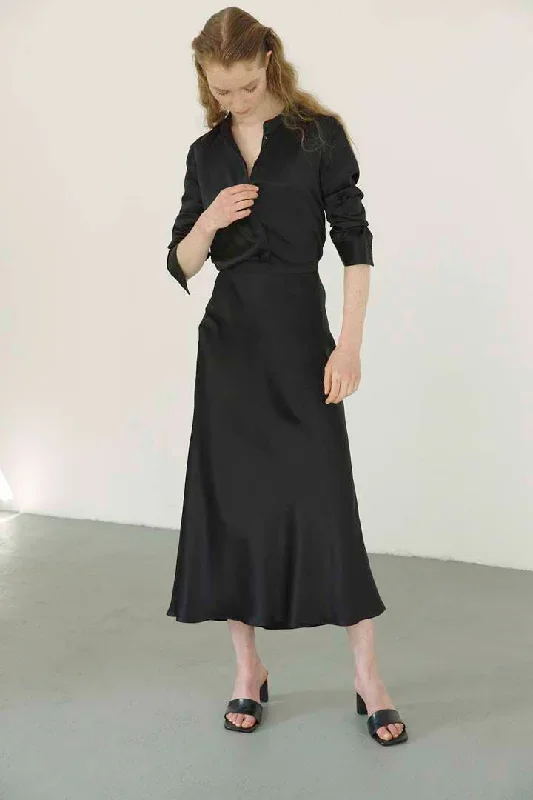 silk-midi-skirt-in-black