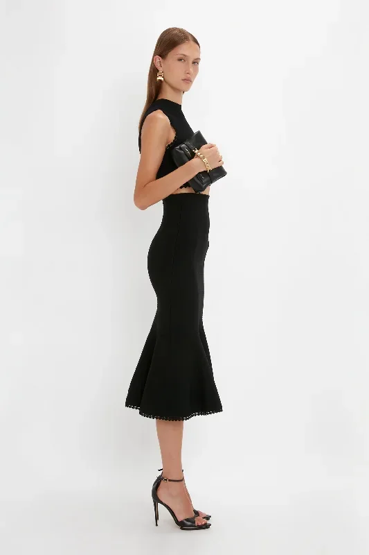 vb-body-scallop-trim-flared-skirt-in-black